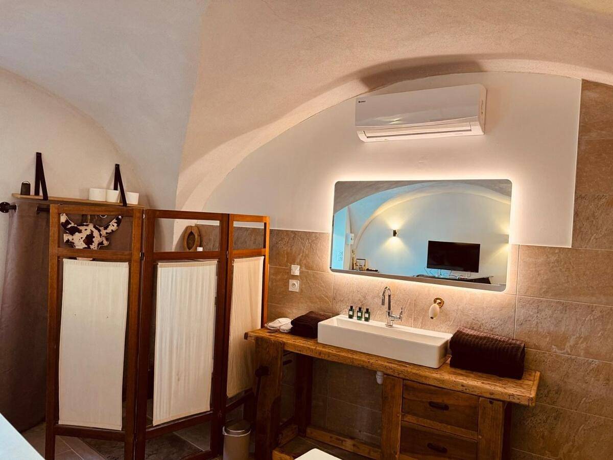 Appartement entier, Suite Ecurie in Vic-le-Comte, Parc Naturel Régional Livradois-Forez