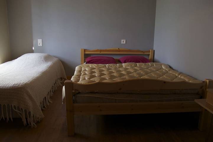 Gîte pour 6 personnes, avec jardin et balcon, animaux acceptés à Arlempdes - 4