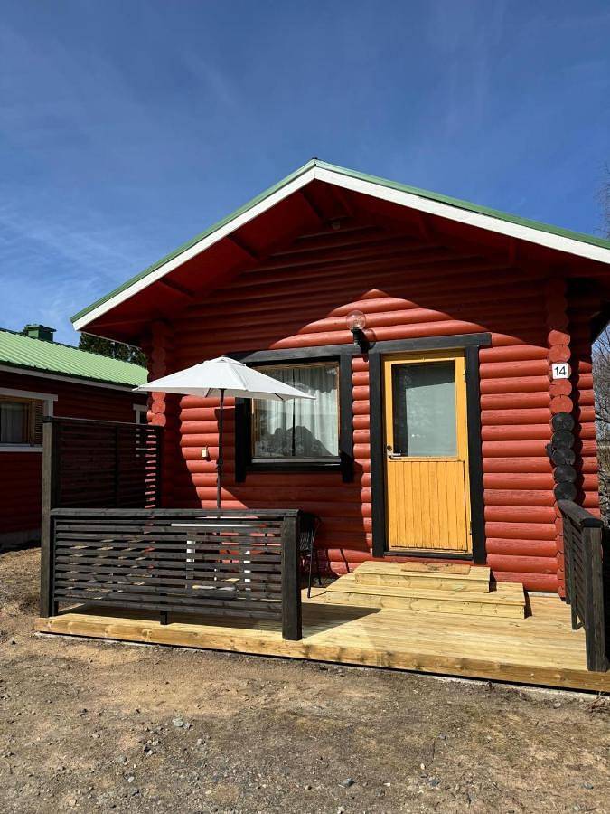 Lodge voor 2 personen, with uitzicht and tuin as well as uitzicht op het meer and sauna, met huisdier in Finland