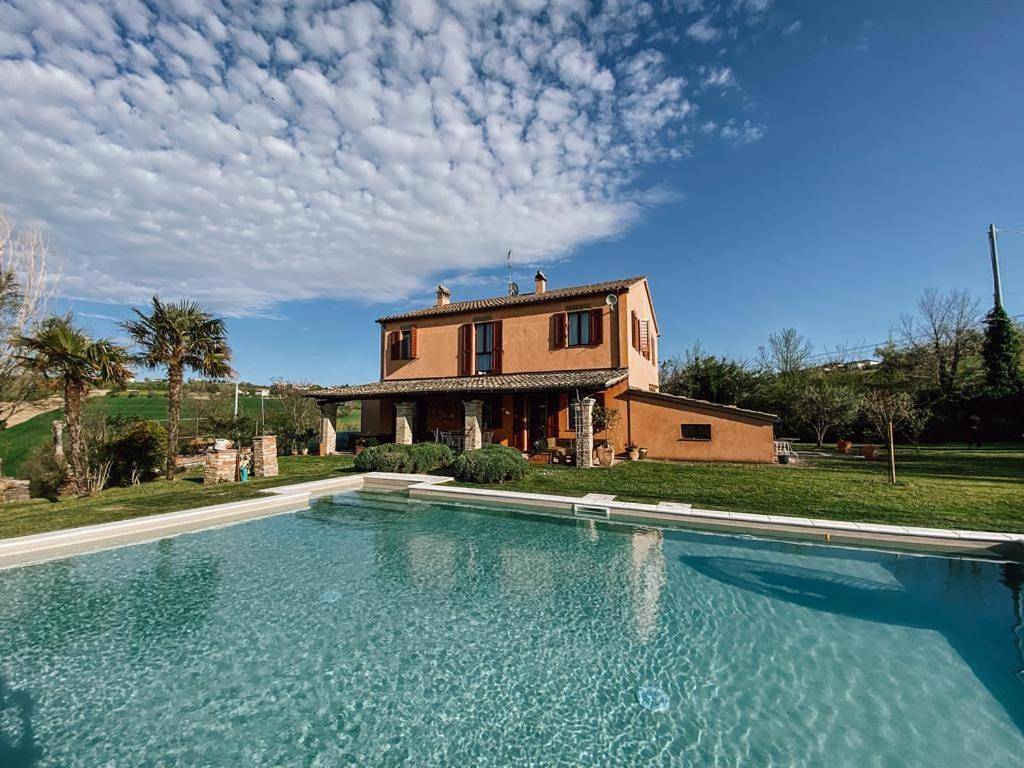 Double Room with Pool View in San Costanzo, Valle del Metauro