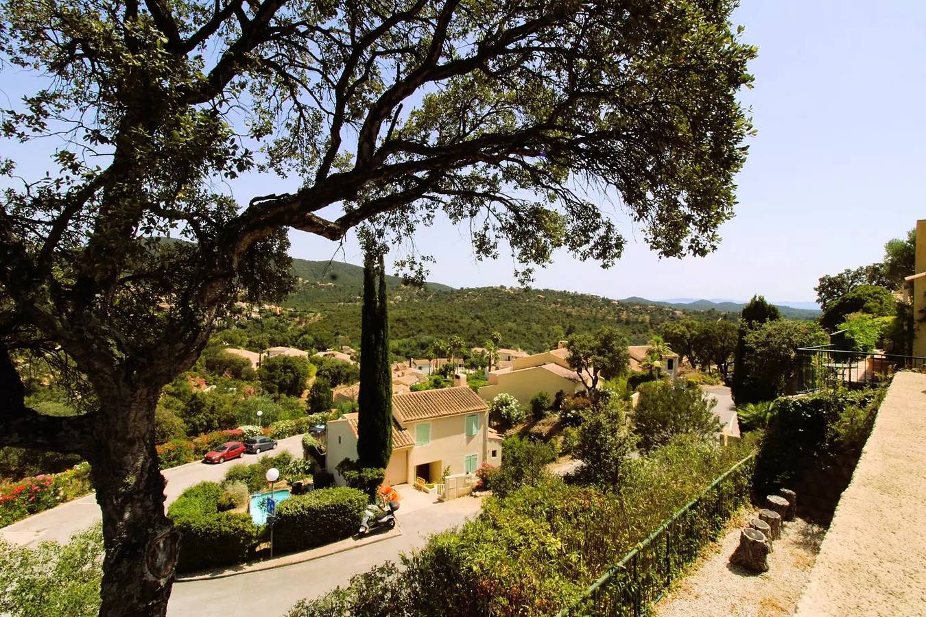 Maison pour 7 personnes dans domaine privé avec piscine à La Londe-Les-Maures in La Londe-les-Maures, Côte méditerranéenne (France)