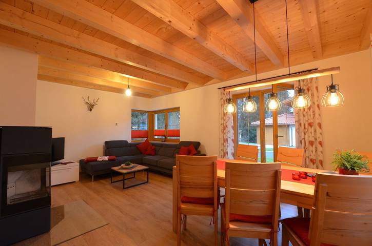 Ferienhaus für 6 Personen, mit Balkon und Terrasse sowie Garten und Sauna in Lechbruck am See