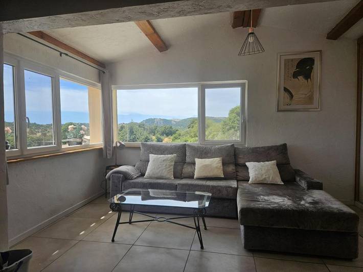 Gîte pour 3 personnes, avec vue et jardin, animaux acceptés à Bézaudun-les-Alpes