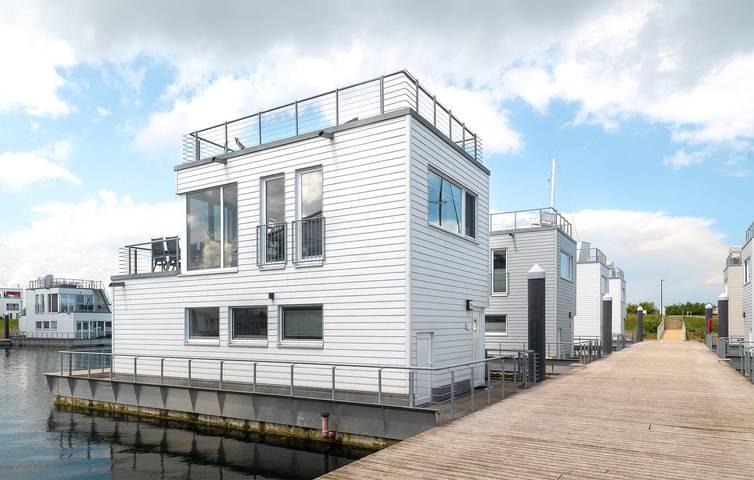 Hausboot für 4 Personen, mit Terrasse und Sauna an der Schlei-Ostsee