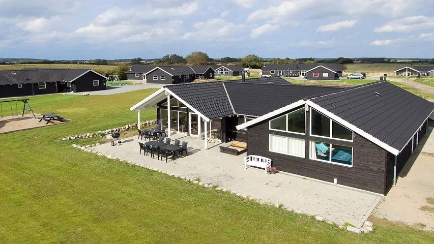 Ferienhaus für 17 Personen, mit Sauna und Garten sowie Pool und Whirlpool in Kegnæs