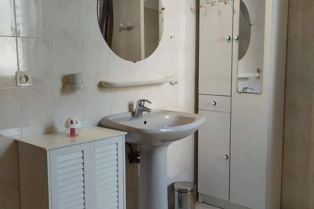Casa in piacevole località in Corse turistico in Roccapina, Monacia d'Aullena