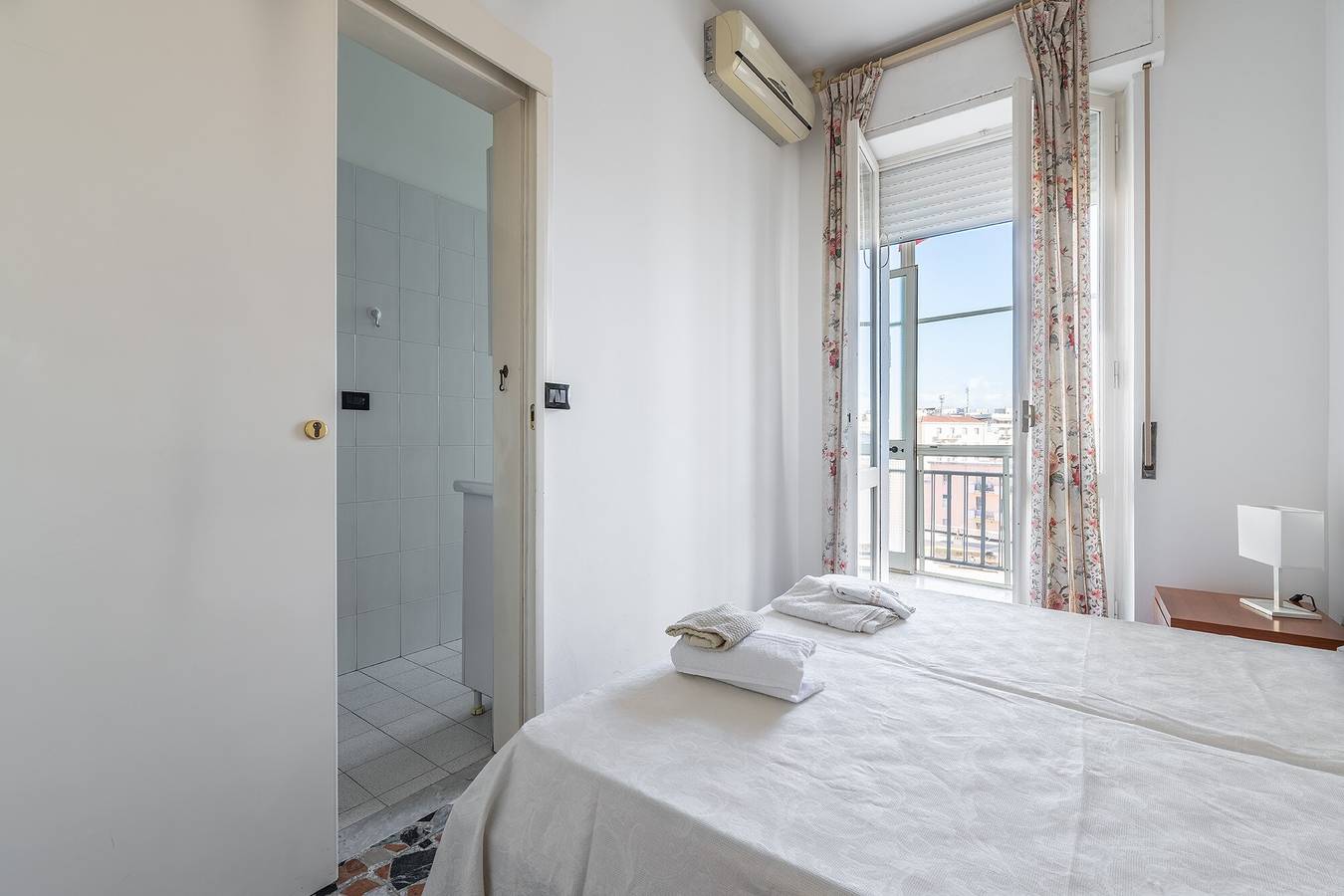 Hel lejlighed, Ferielejlighed for 3 personer med balkon in Sant'Alenixedda, Cagliari