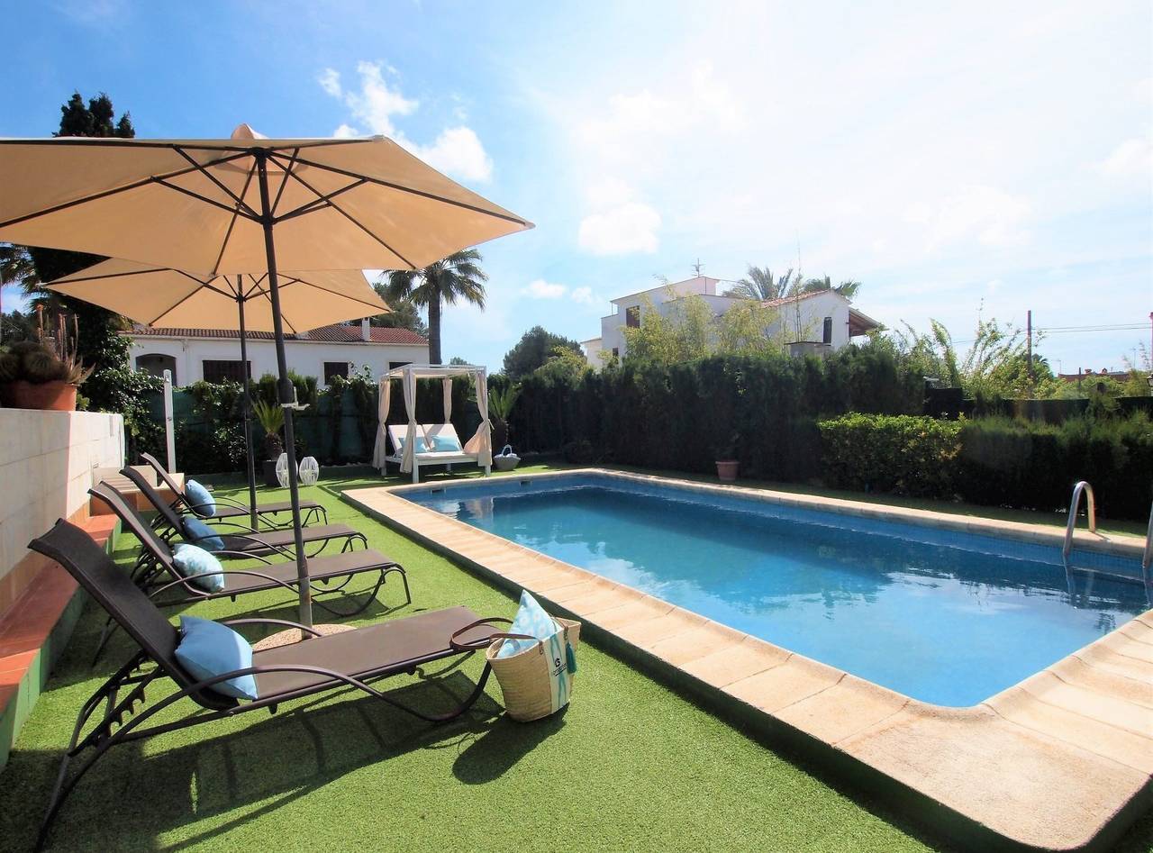 Villa Colibrí, con piscina privada para 6 personas in Son Ferrer, Calvià