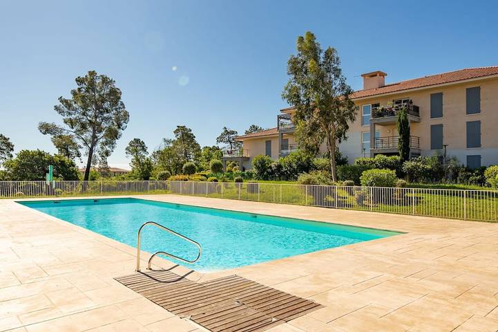 Finca für 6 Personen, mit Pool und Balkon an der Côte d'Azur