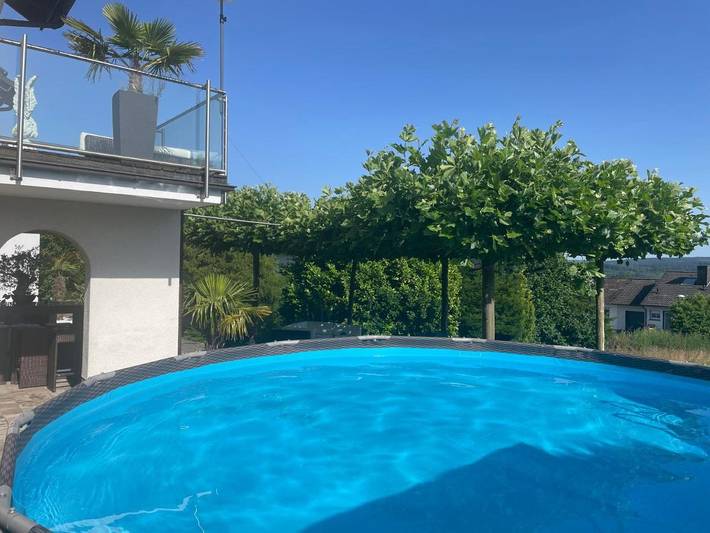 Ferienwohnung für 4 Personen, mit Terrasse und Garten sowie Pool und Sauna