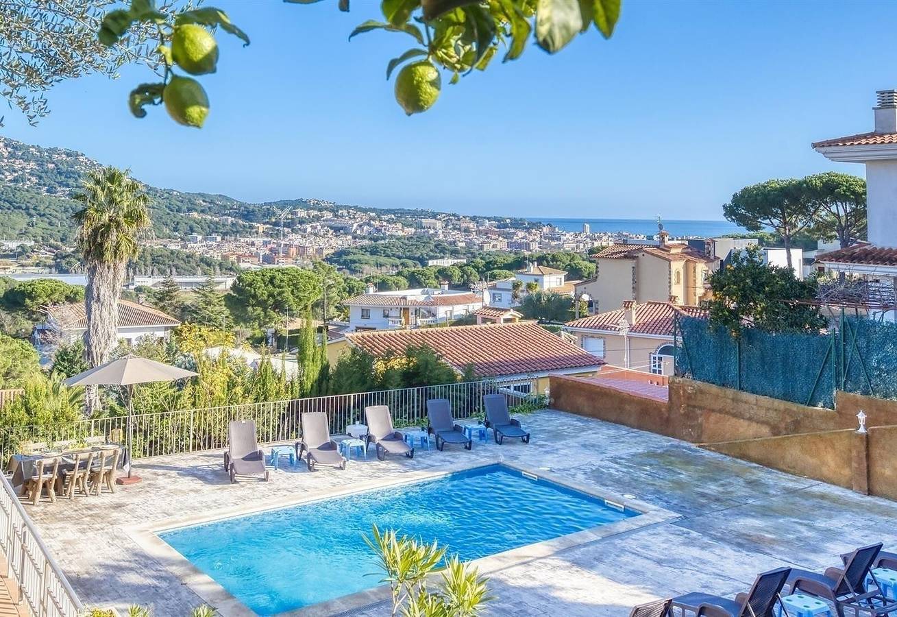 Villa "Costacabana - Abigail" met Uitzicht op Zee, Privézwembad & Wifi in Condado del Jaruco, Lloret de Mar