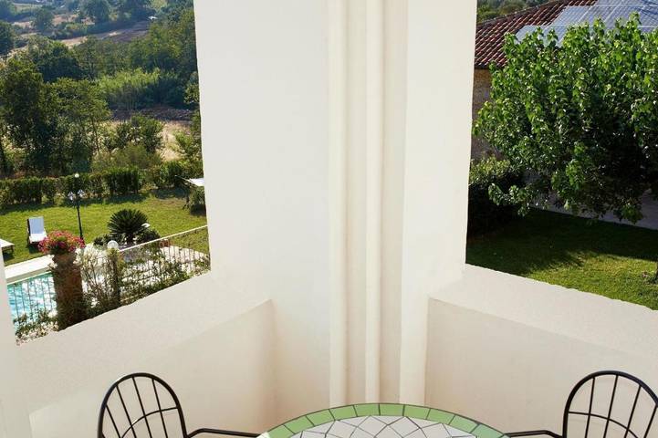 Ferienwohnung für 5 Personen, mit Balkon und Terrasse sowie Pool