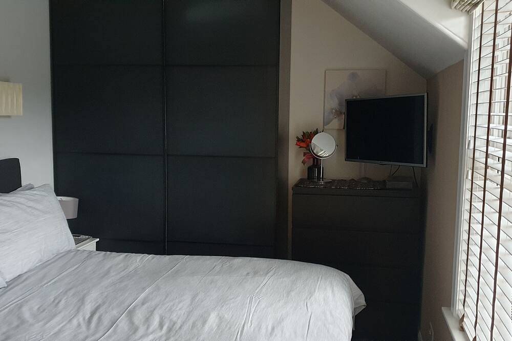 Entire apartment, Comfortable town pad with a river view in Peebles, Scottish Borders