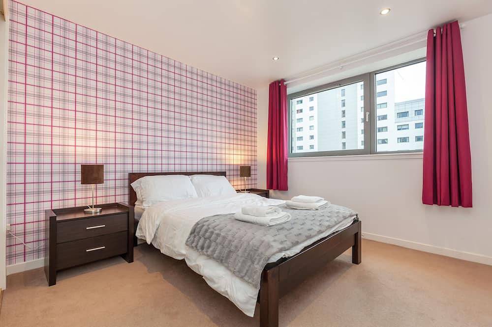 Entire apartment, Providing Stylish City Living within the vibrant shore area in Leith, Edinburgh