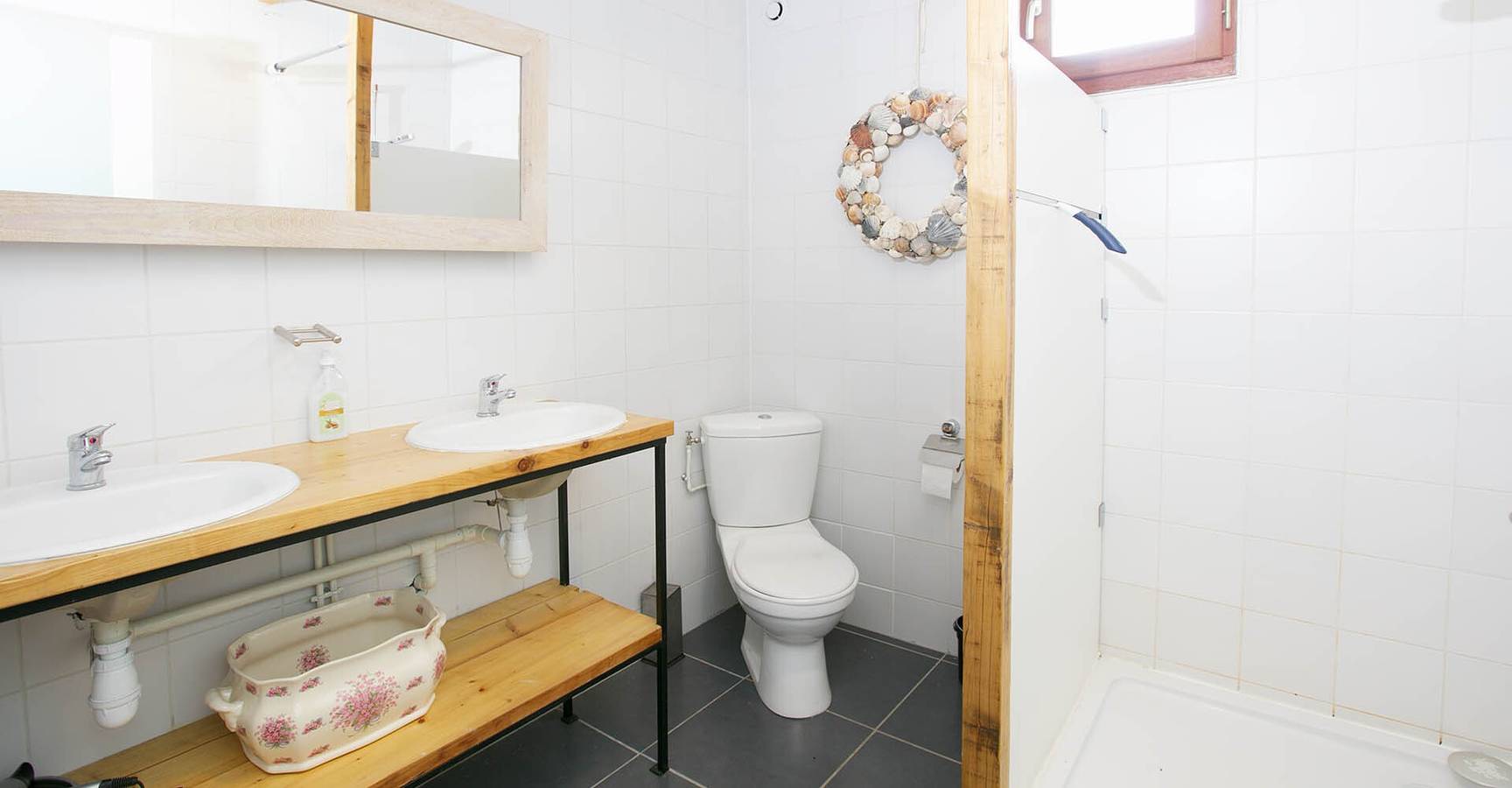 Vakantiehuis 'Domaine De Bellac - Le Castel' met gedeeld zwembad, tuin en Wi-Fi in Roussines, Regionaal Natuurpark van de Perigord-Limousin