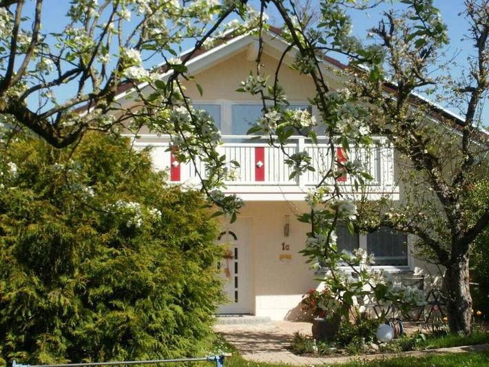 Ferienhaus für 6 Personen, mit Balkon und Terrasse sowie Garten in Haldenwang