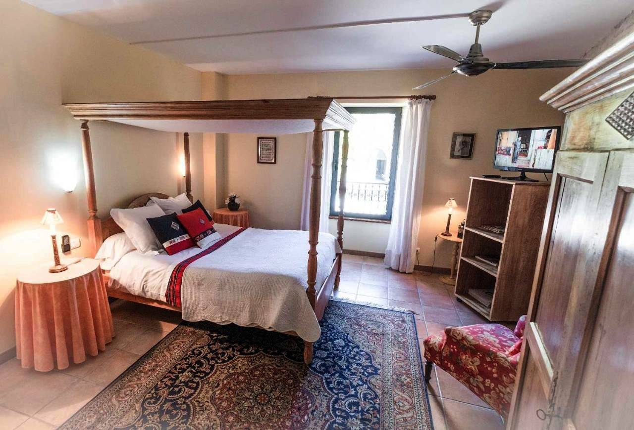 Double Room - La Columbine in Puycelsi, Région d'Albi