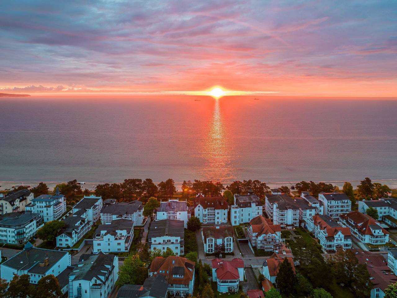 Ganze Ferienwohnung, Villa Strandidyll, Apartment 4, 2 Balkone mit Meerblick in Ostseebad Binz, Binz