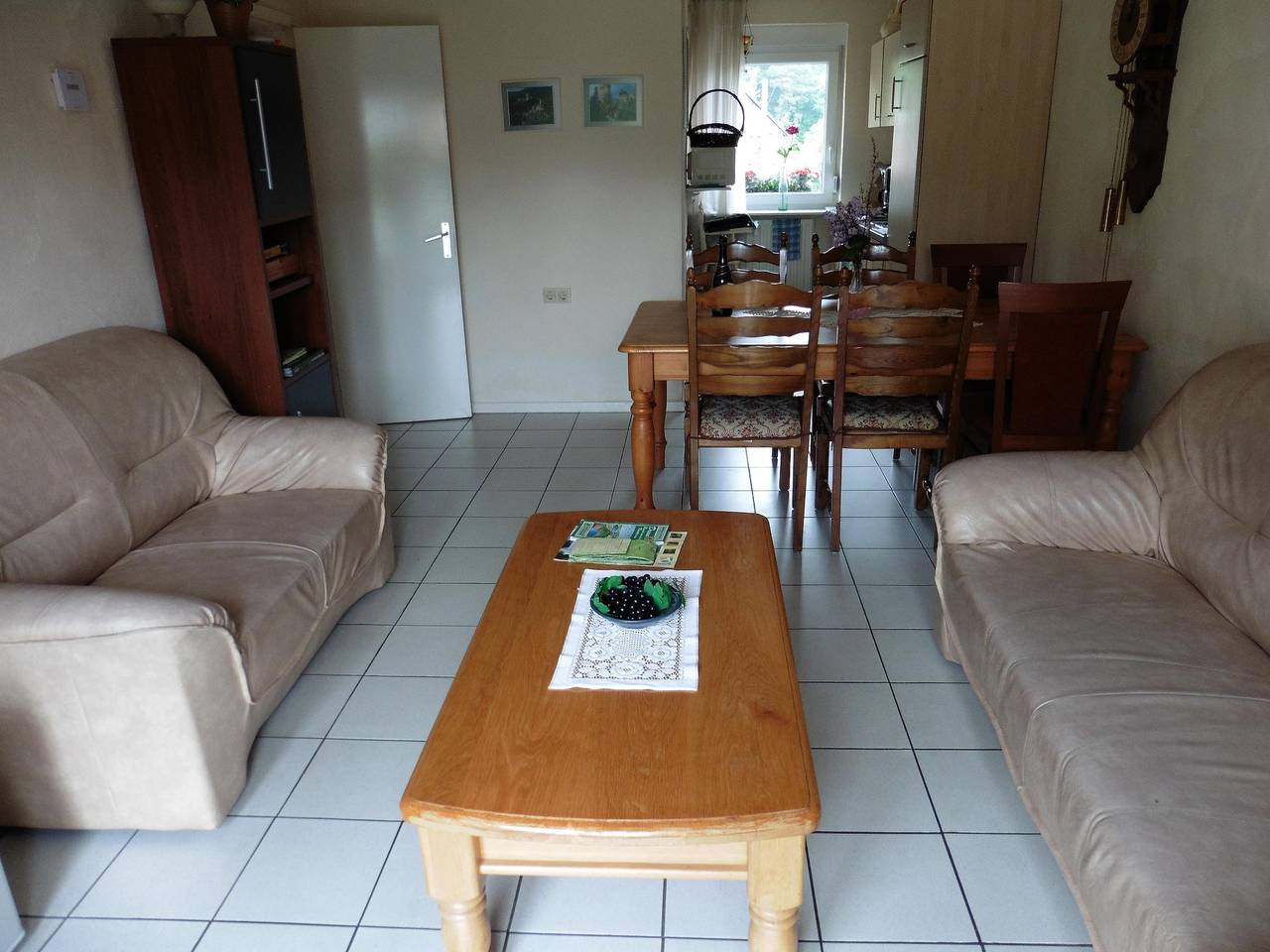 Ganze Ferienwohnung, Waldsicht 4-Bett-Ferien-Appartement in Winkel (Eifel), Vulkaneifel