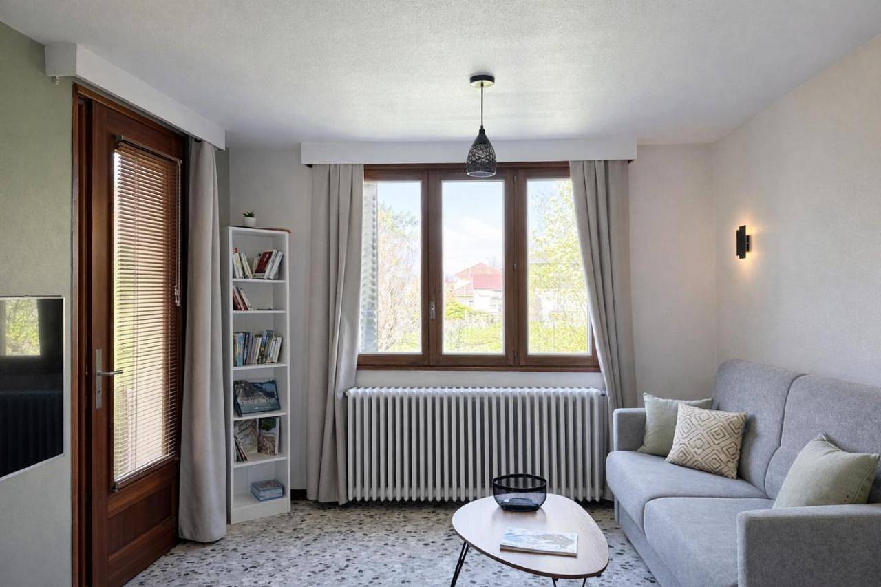 Appartement entier, Les Cantinières - Bourgoin Jallieu - Jardin Privé in Ruy, Région de La Tour-du-Pin