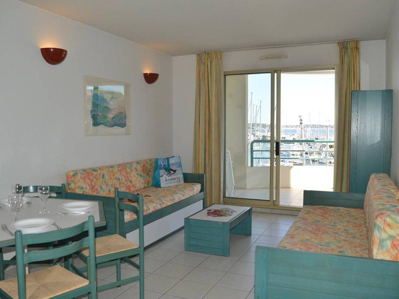Fréjus: Appt 2P, 5 pers, Piscine, Plage à 150m, Parking, Animaux Ok in Fréjus Plage, Fréjus