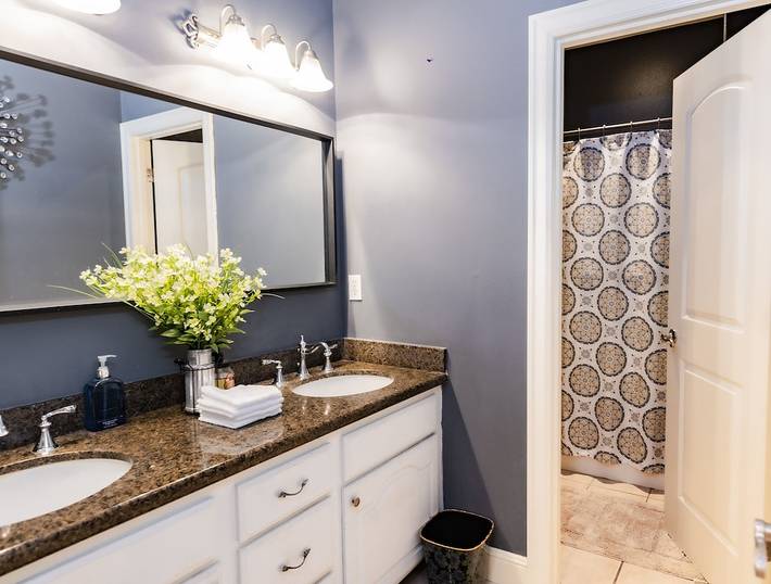 Vacation rental for 10 people, with yard and hot tub in Portland