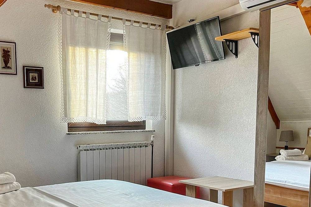 Geheel appartement, Kamers Radmila,, Plitvice, Plitvice, Kroatië in Smoljanac, Plitvicemeren