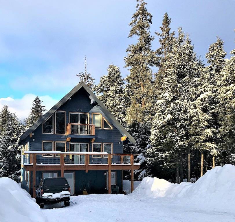 Spacious rental for 6 in lovely home with gorgeous views, minutes from resort in Girdwood, Anchorage