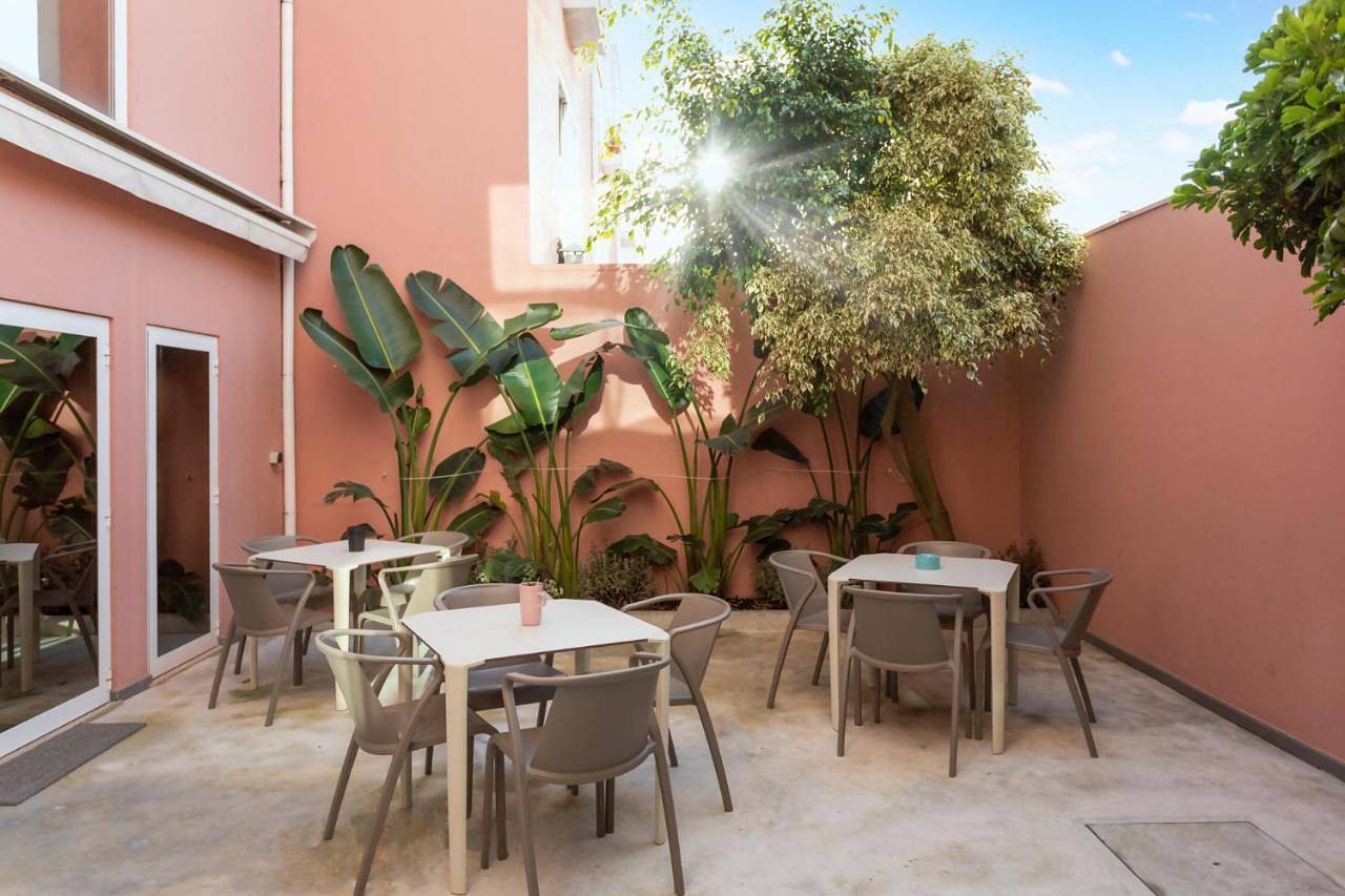 Besmart Suites with Private Wc by Home Sweet Home Aveiro in Aveiro, Distrito de Aveiro