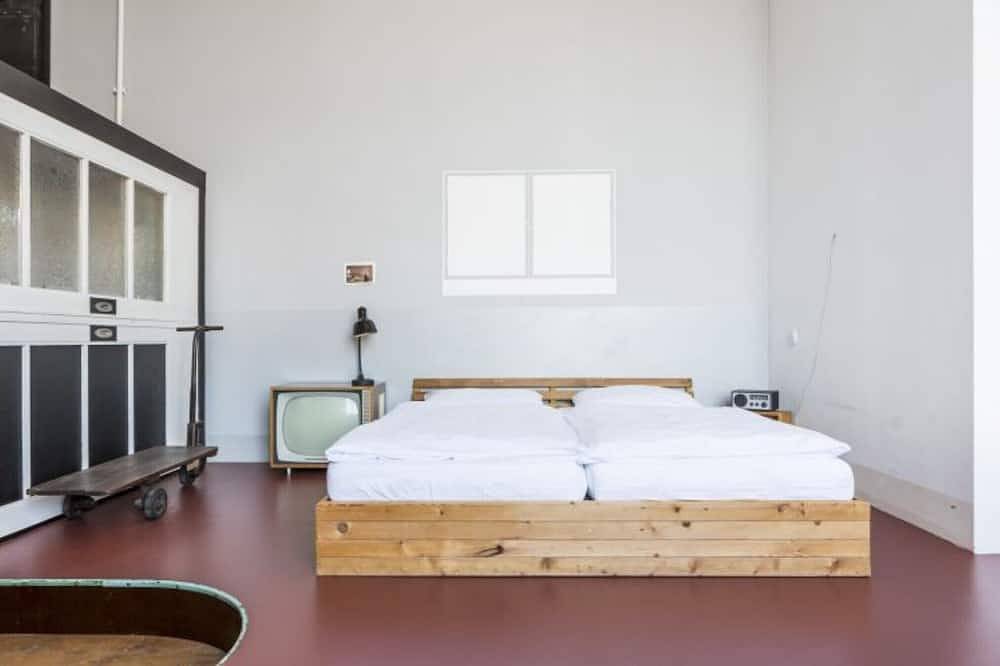 Entire apartment, Small cozy loft in the middle of creative Leipzig in Alt-West, Leipzig