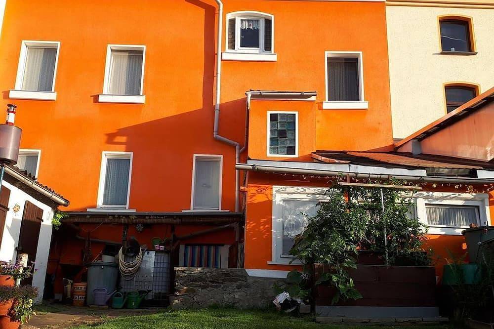 Ganze Wohnung, Ferienwohnung Zur Modell-Auto-Galerie Greiz - Fewo, Dusche, Wc, 1 Schlafraum, 1 in Greiz, Region Greiz