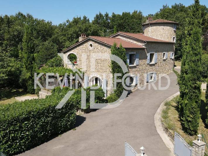 Villa pour 12 personnes, avec vue et sauna ainsi que piscine et jardin