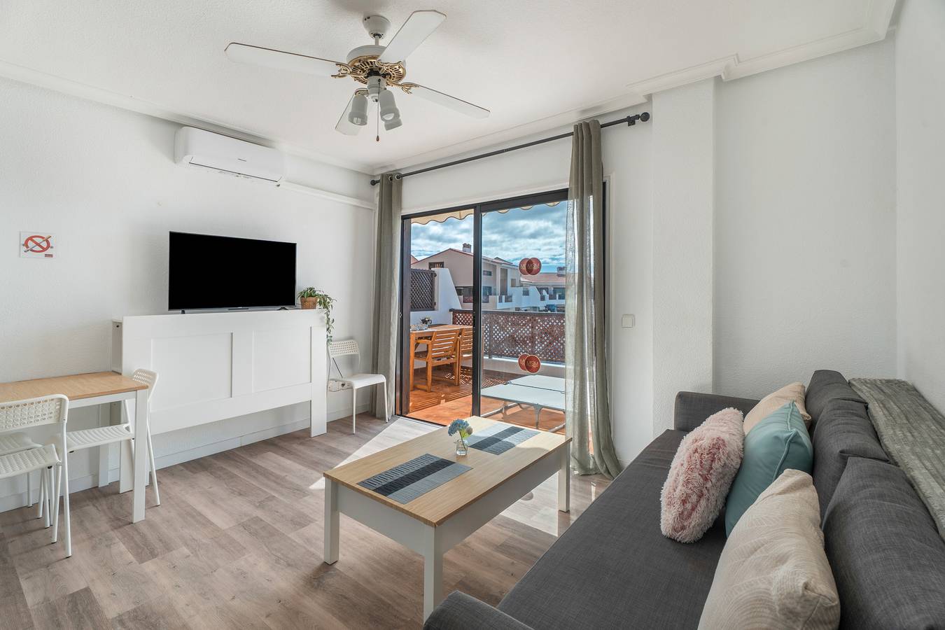 Ganze Wohnung, Ferienwohnung 'Oasis Del Sur' mit Meerblick, Wlan und Klimaanlage in Las Adelfas, San Miguel de Abona