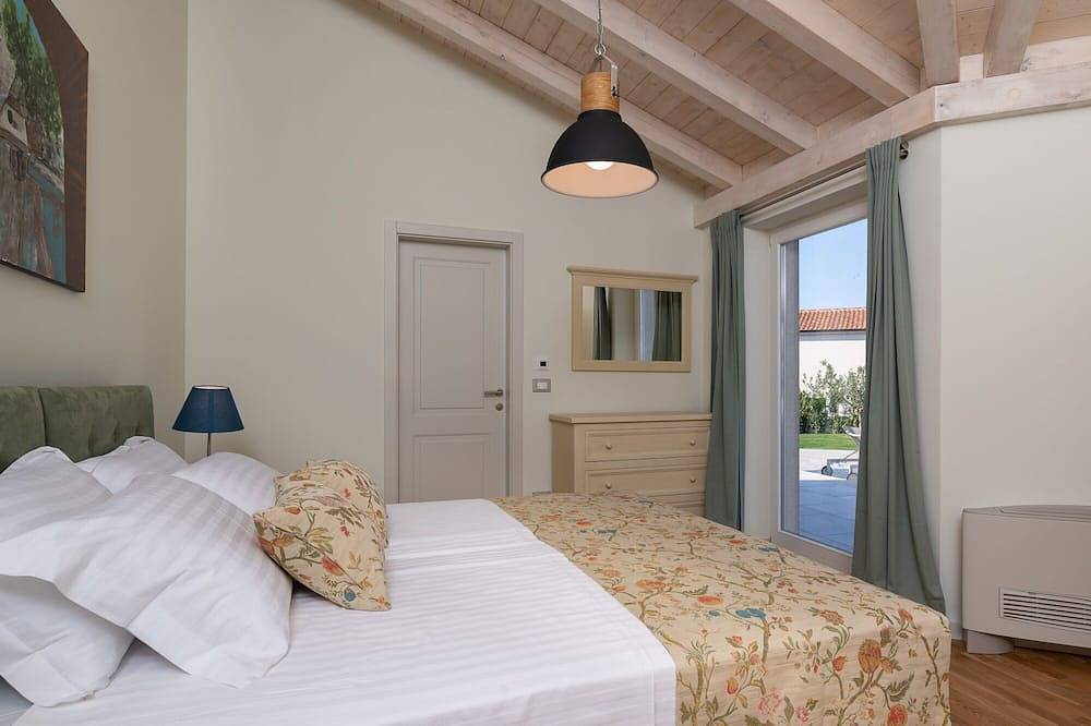 Villa Dora - 4 bedroom villa with private pool and kids pool in Kavran, Südküste Istrien