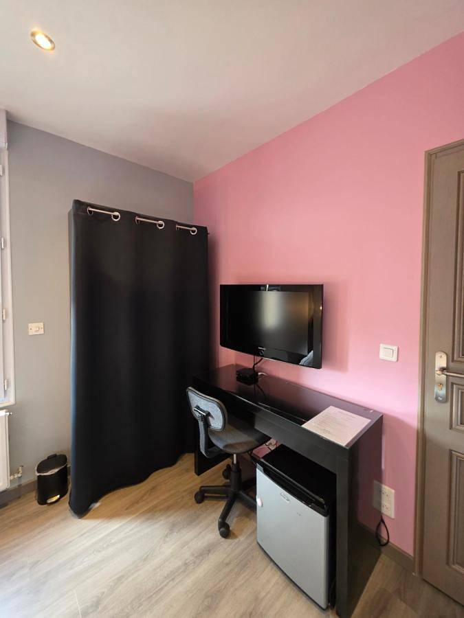 Double Room with Shared Bathroom in Bracquemont, Région de Dieppe
