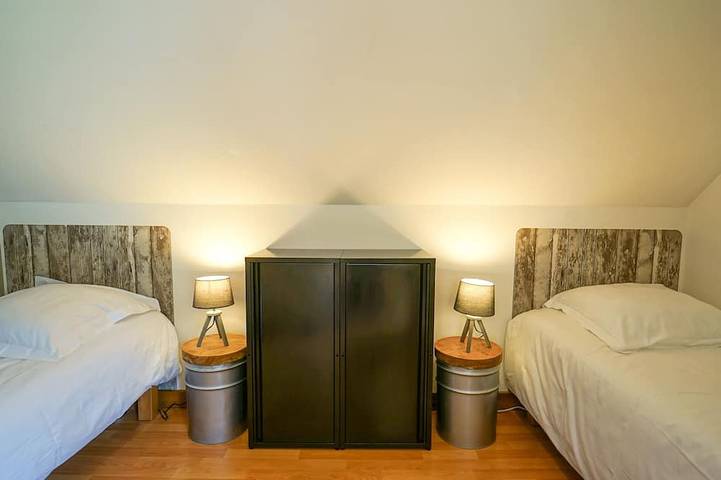 Gîte pour 6 personnes, avec piscine ainsi que balcon et sauna à Giez - 2