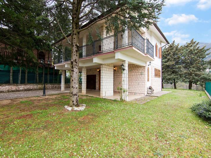 Ferienhaus in Sarnano nahe Sibillinische Berge in Sarnano, Nationalpark Monti Sibillini
