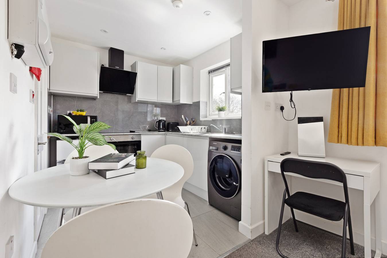 Holiday Apartment for 5 People in Harrow, London