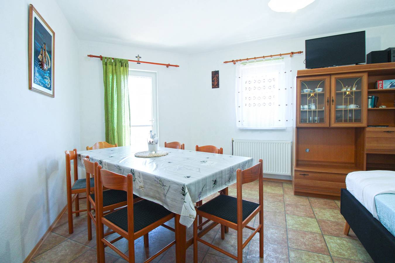 Ganze Wohnung, Ferienwohnung für 6 Personen mit Terrasse in Stinjan, Südküste Istrien