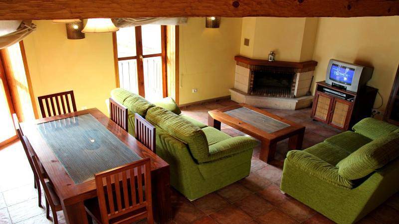 Casa rural para 3 personas, con Terraza además de Jardín y Vistas en Gargantilla del Lozoya y Pinilla de Buitrago - 3