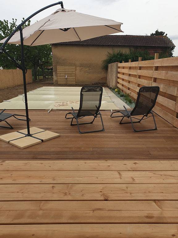 Gîte pour 15 personnes, avec piscine ainsi que terrasse et jardin à Nogaro - 4