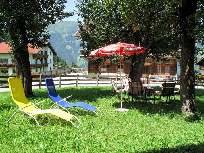 Ferienwohnung für 12 Personen, mit Balkon und Terrasse sowie Garten und Ausblick in Hainzenberg - 2
