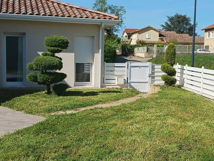 Location de vacances pour 10 personnes, avec vue et jardin dans Reventin-Vaugris - 4