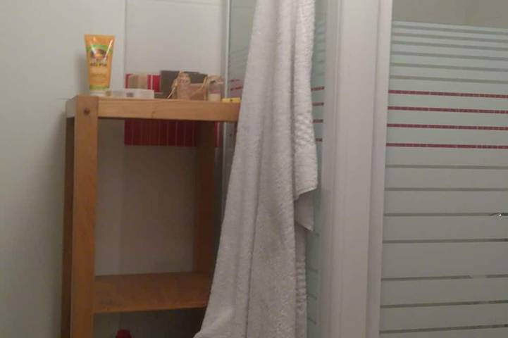 Entire apartment, Loue Grand F3 climatisé Haute Corse, 2 grandes chambres in Furiani, Cap Corse