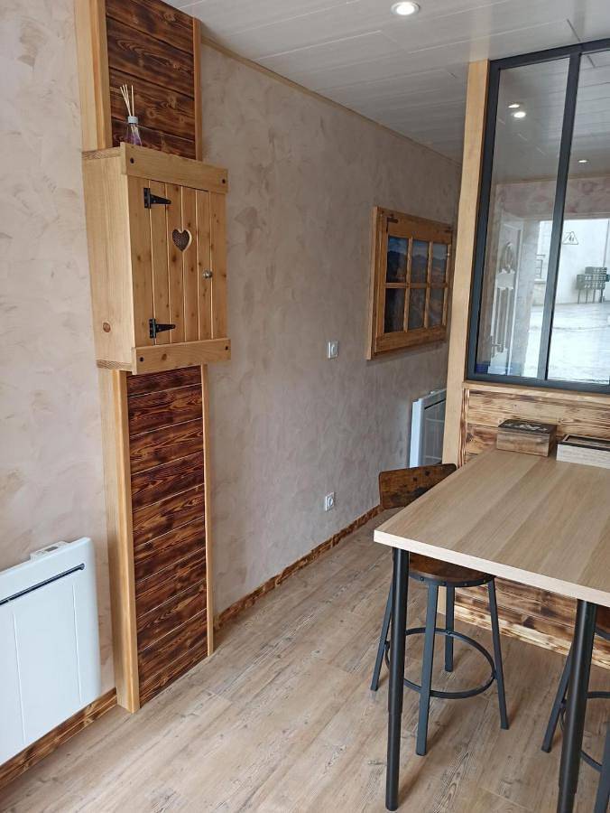 Appartement entier, L'atelier in Charchilla, Parc naturel régional du Haut-Jura