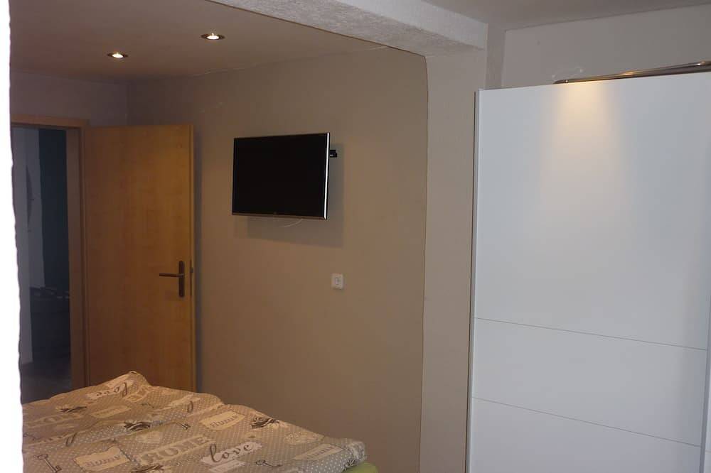 Scheune Großer Garten Kinderspielplatz Grillecke Strand nur 1,2 km in Sietow, Müritz