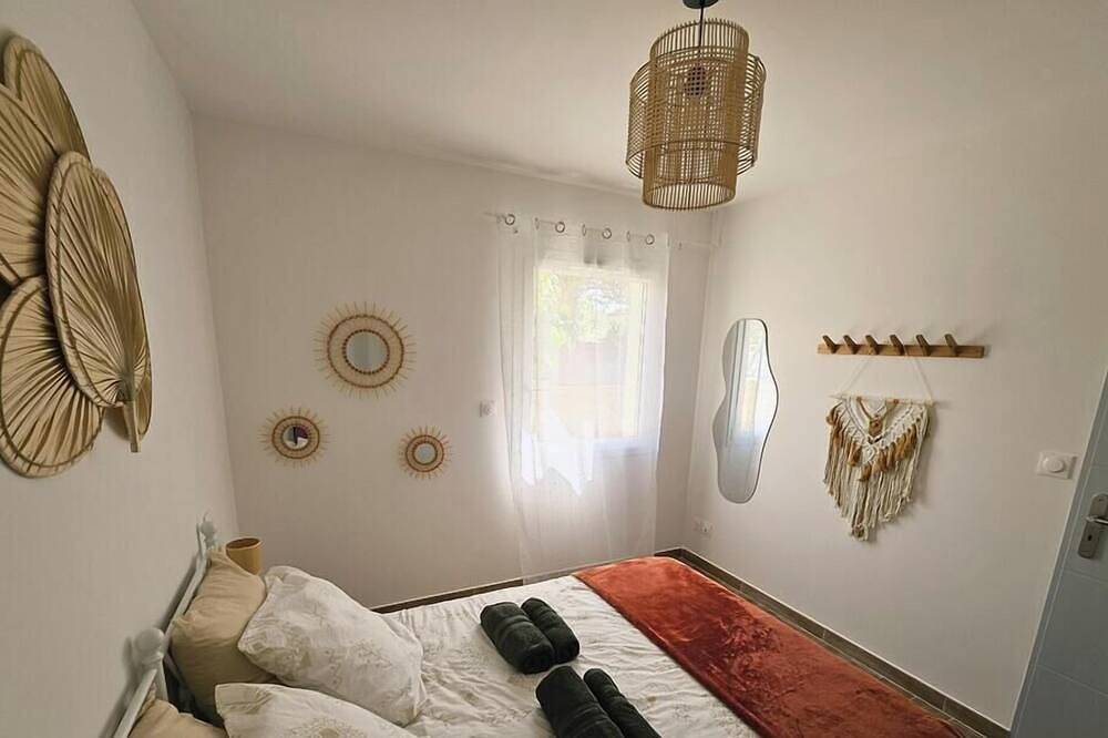 T2 neuf 36 m² avec jardin, barbecue et parking privé. Calme proche garrigue. in Aigues-Vives, Côte méditerranéenne (France)