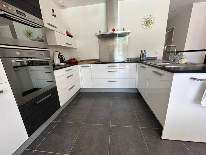 Gîte pour 6 personnes, avec terrasse ainsi que piscine et jardin à Linxe - 4