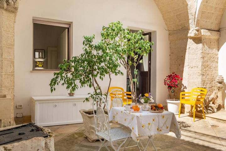 Apartamento entero, Apartamento 'Dimora Egilò - Solarium' con terraza compartida, Wi-Fi y aire acondicionado in Nardò, Nardò (municipio)