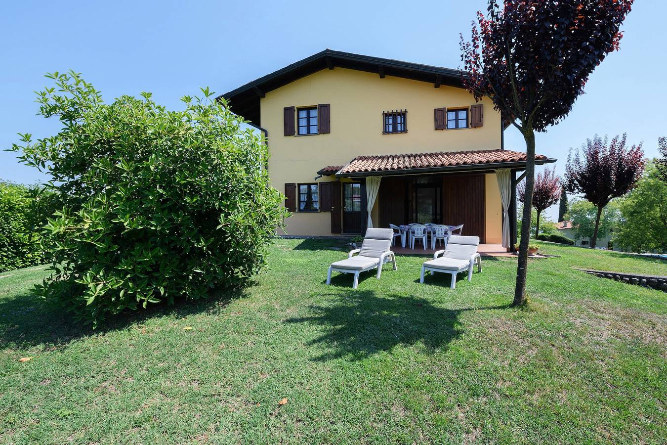 Ferienhaus 'Le Paolette' mit Seeblick, Gemeinschaftspool und privater Terrasse in Padenghe sul Garda, Gardasee-Berge